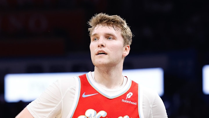 绿联星辰GS2200户外电源